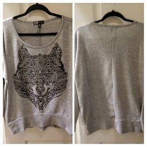 SWS Collection sweater with wolf design